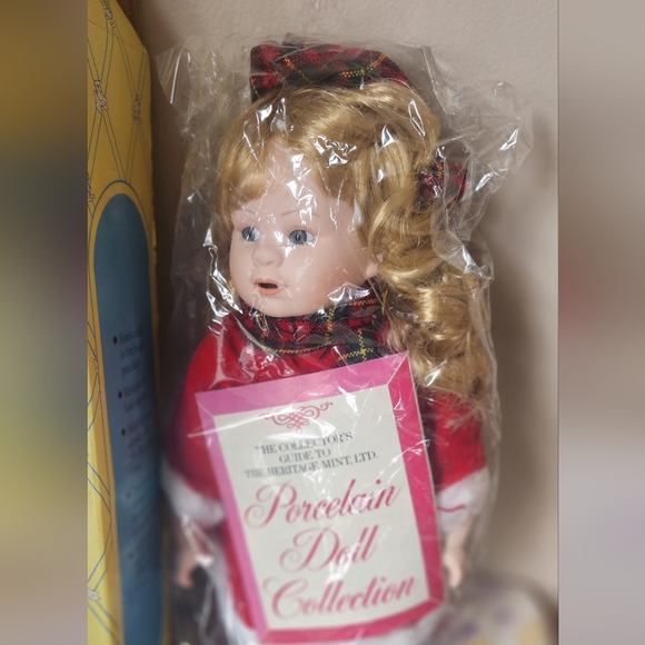 Happy Memories Toddler Collection Nicole  14 Inch Porcelain Doll 1990 Excellent - Picture 2 of 3